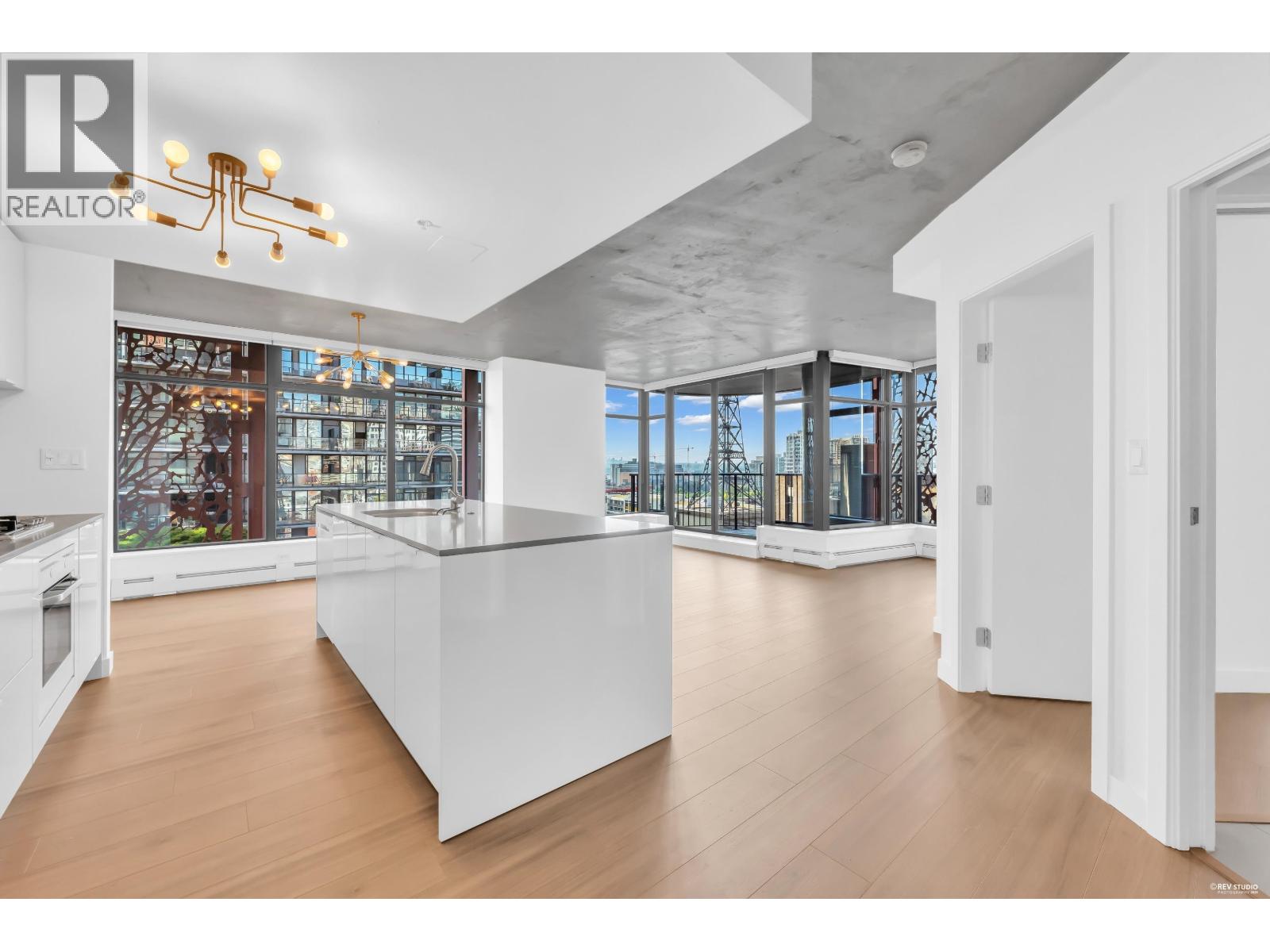 1806 128 W CORDOVA STREET