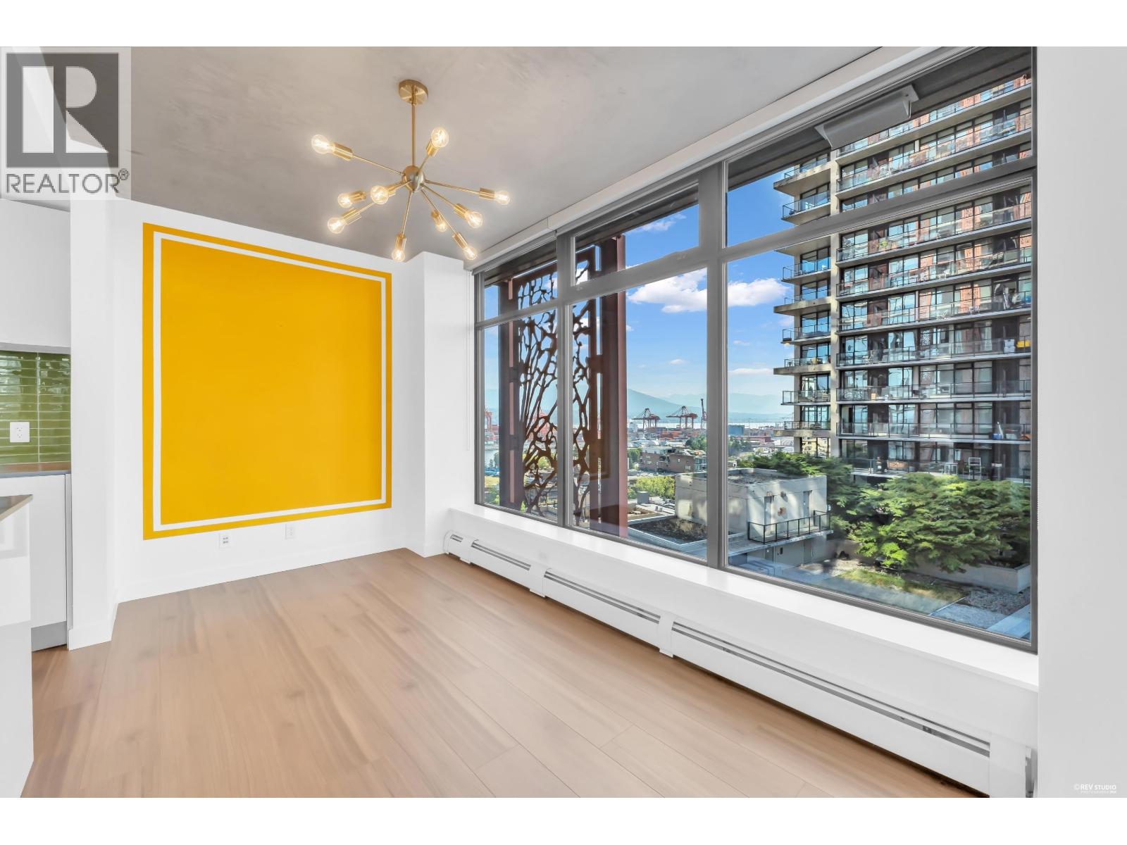 1806 128 W CORDOVA STREET