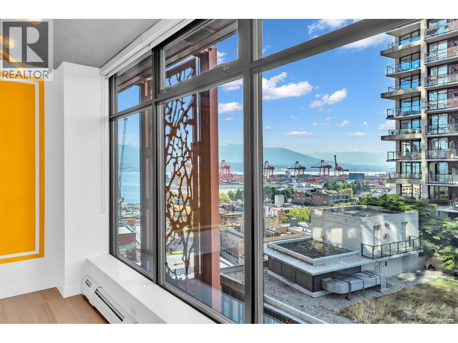 1806 128 W CORDOVA STREET