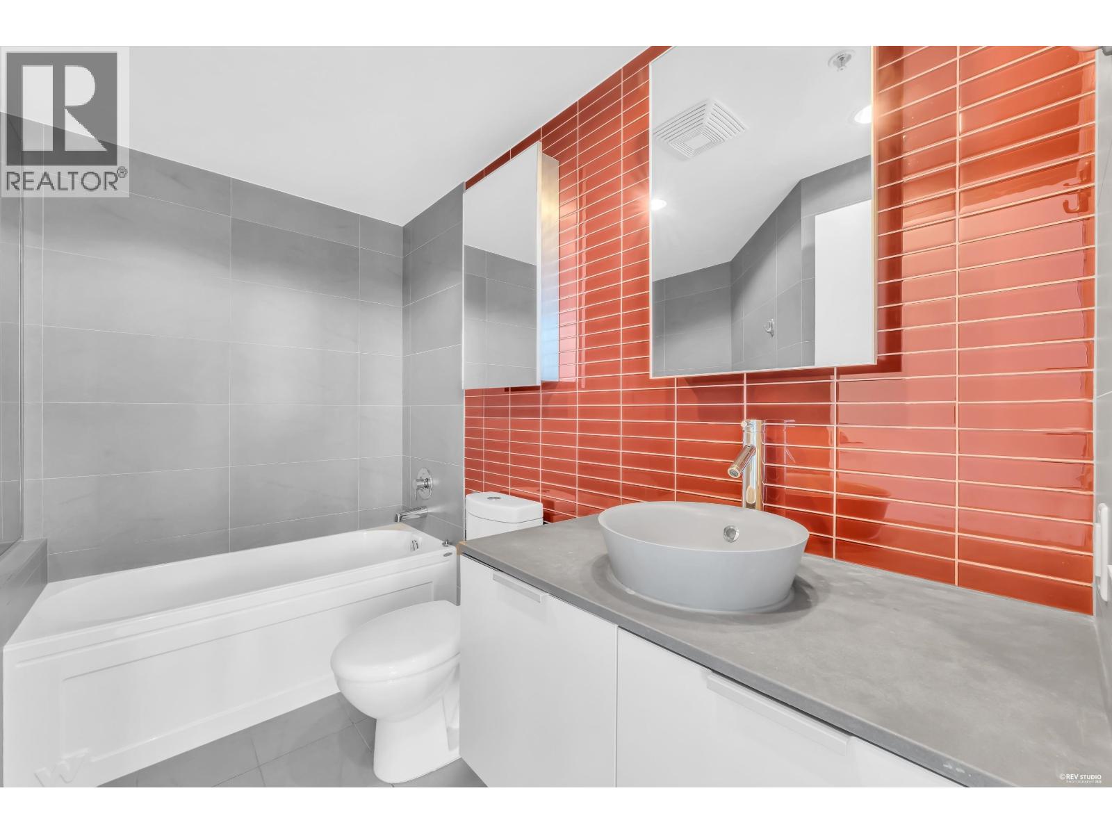 1806 128 W CORDOVA STREET