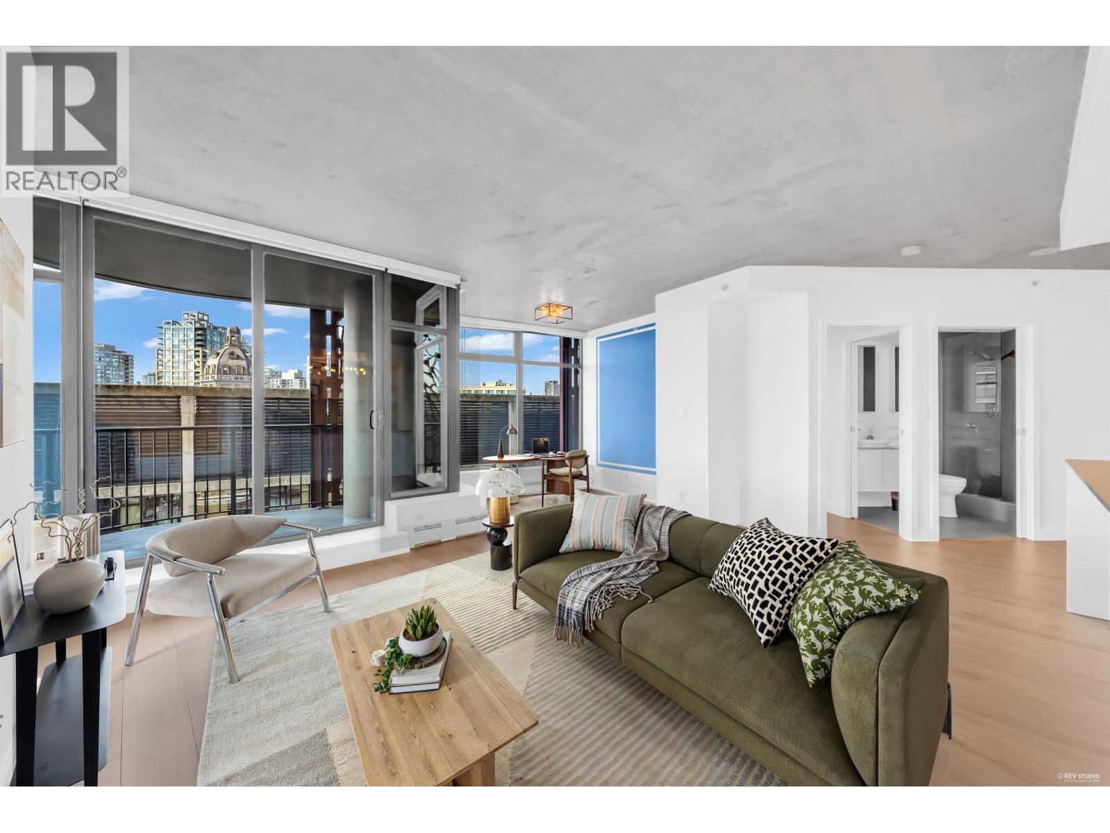 1806 128 W CORDOVA STREET