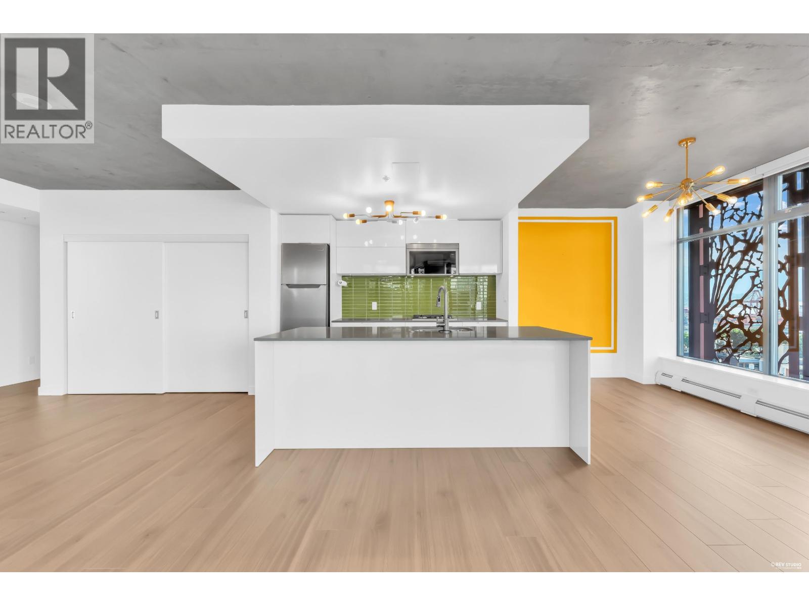 1806 128 W CORDOVA STREET