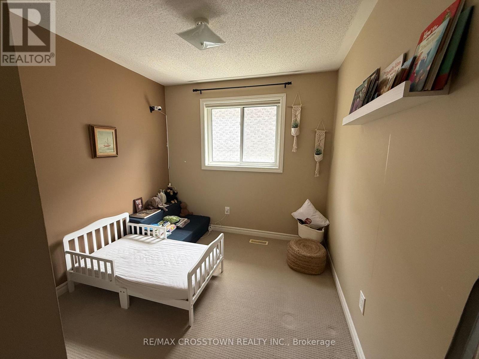 Upper - 22 Eaglestone Lane, Barrie, Ontario  L4N 0H8 - Photo 9 - S13797910