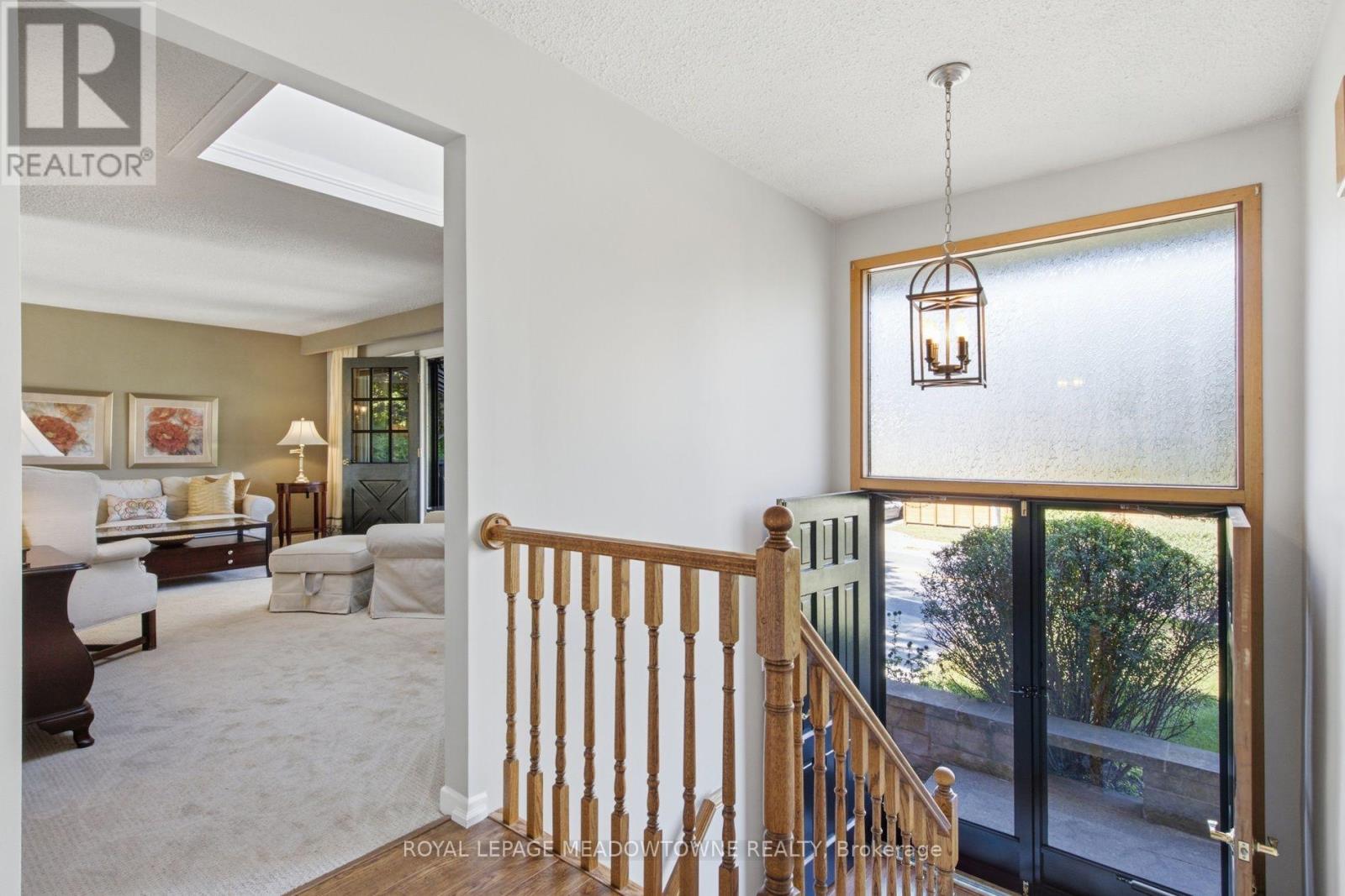 273 Maple Avenue, Halton Hills, Ontario  L7G 1W6 - Photo 4 - W13797890
