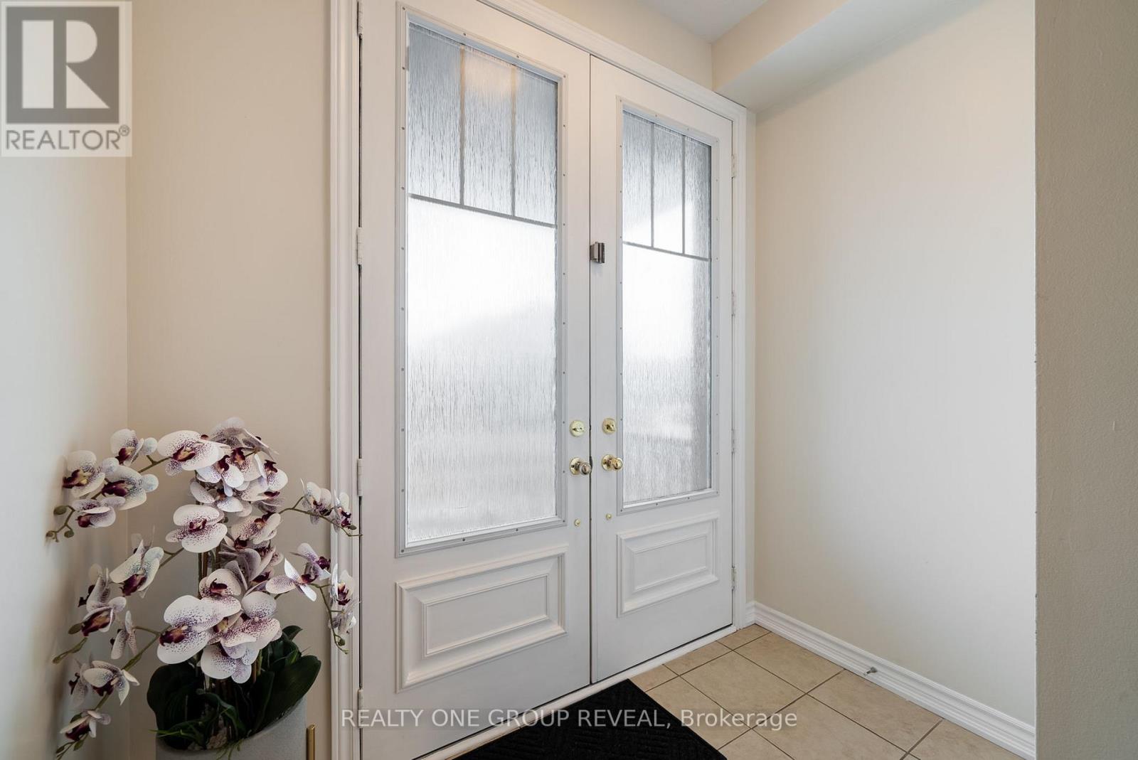 67 Buxton Lane, Clarington, Ontario  L1C 0J5 - Photo 4 - E13797308