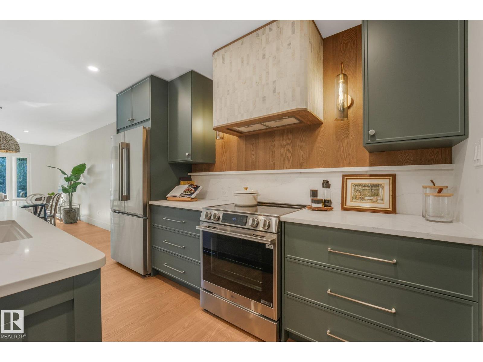 2031 104a St NW, Edmonton, Alberta  T6J 5A6 - Photo 19 - E4509135