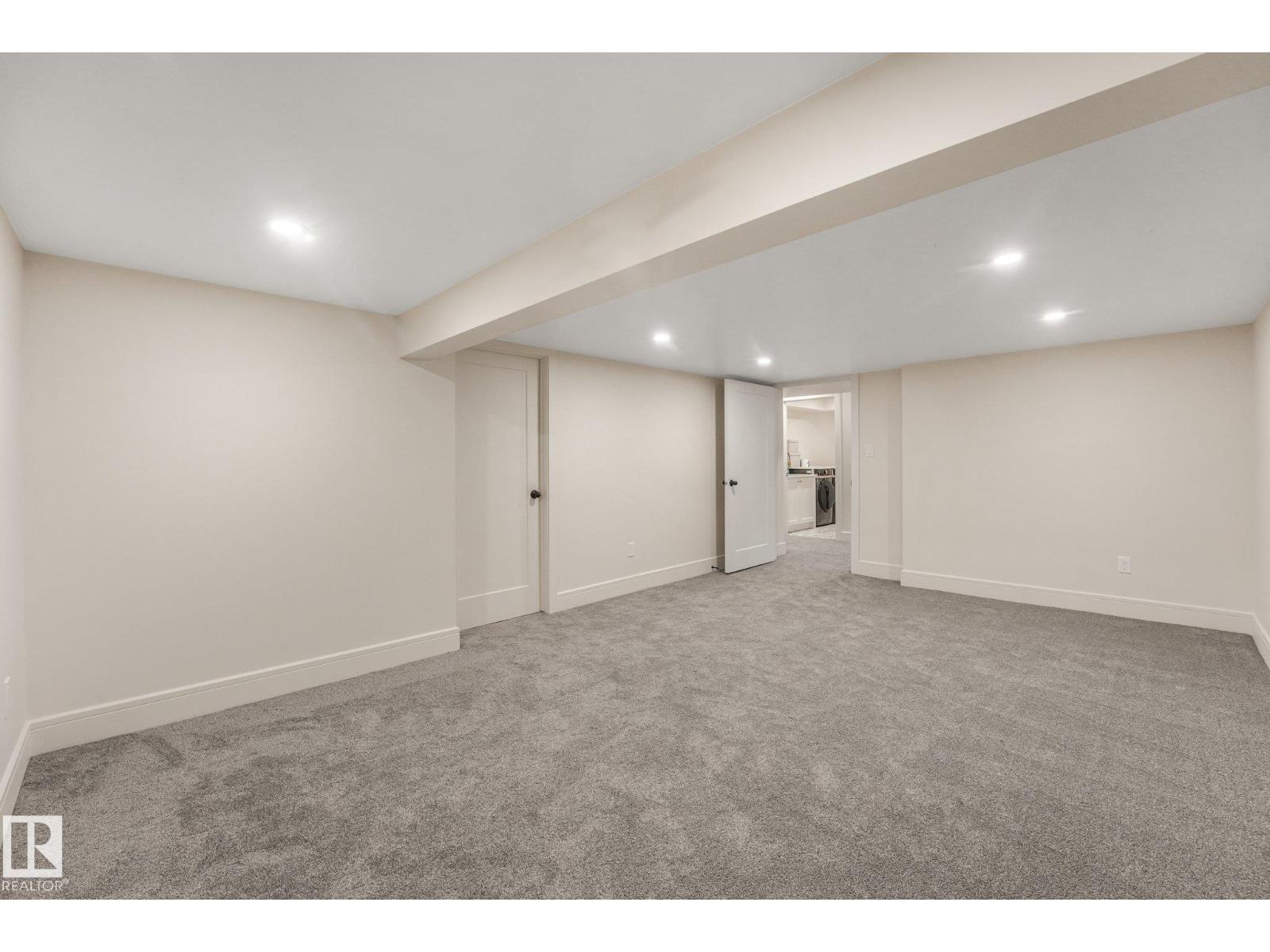 2031 104a St NW, Edmonton, Alberta  T6J 5A6 - Photo 48 - E4509135