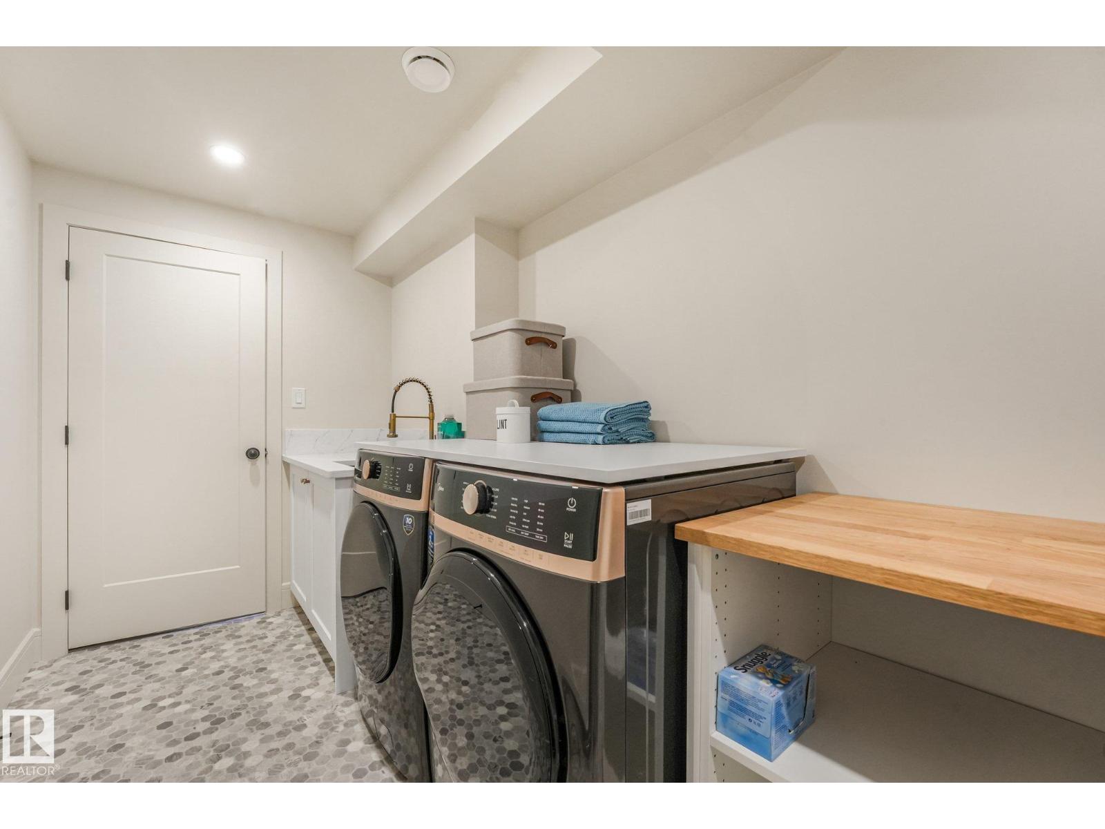 2031 104a St NW, Edmonton, Alberta  T6J 5A6 - Photo 51 - E4509135