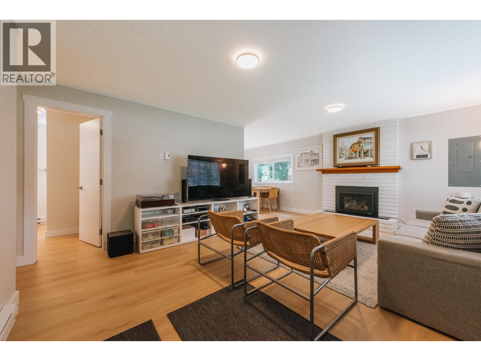 320 Cochrane Road, Gibsons, British Columbia  V0N 1V8 - Photo 4 - R3166689