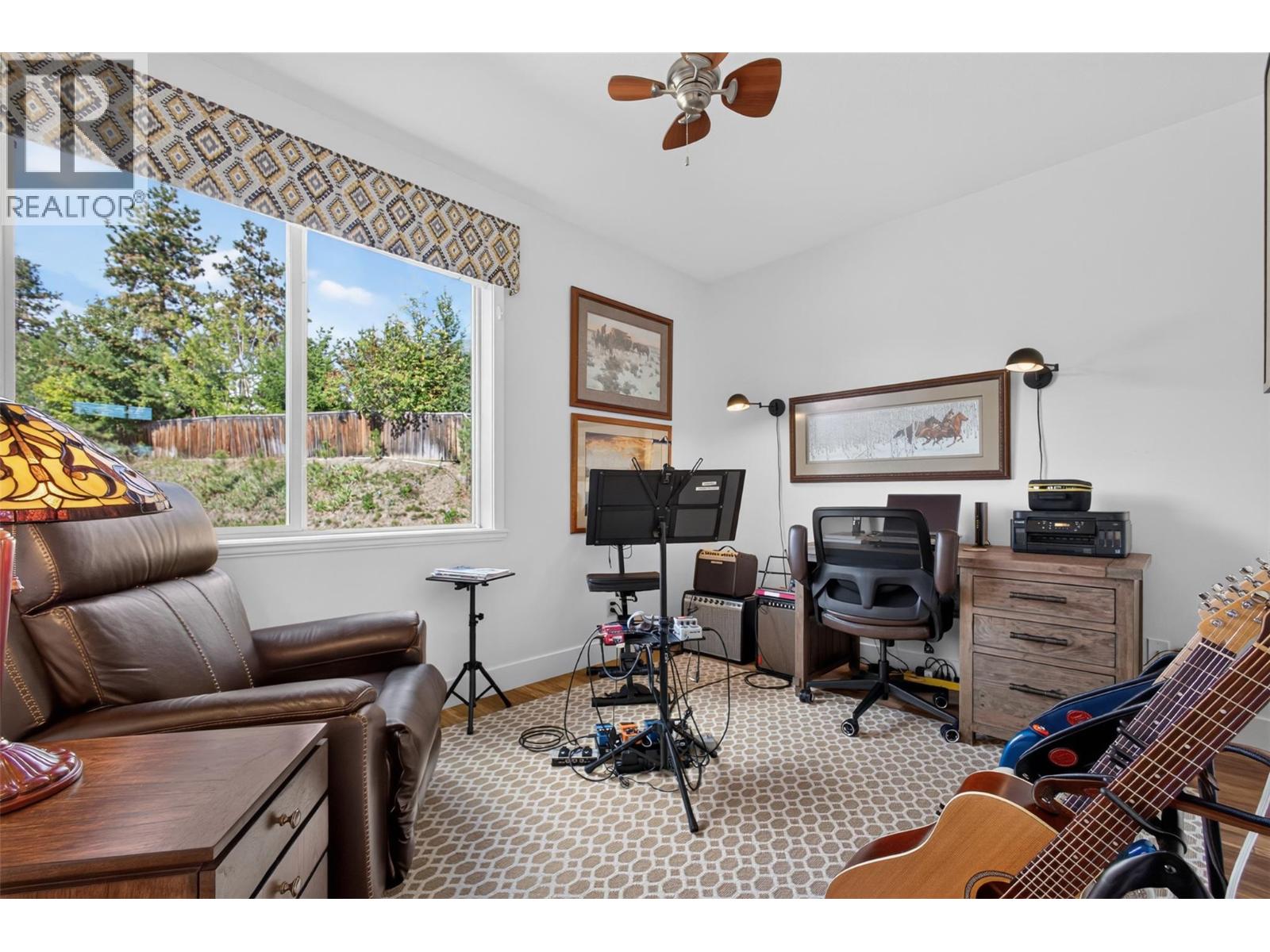 Secondary bedroom