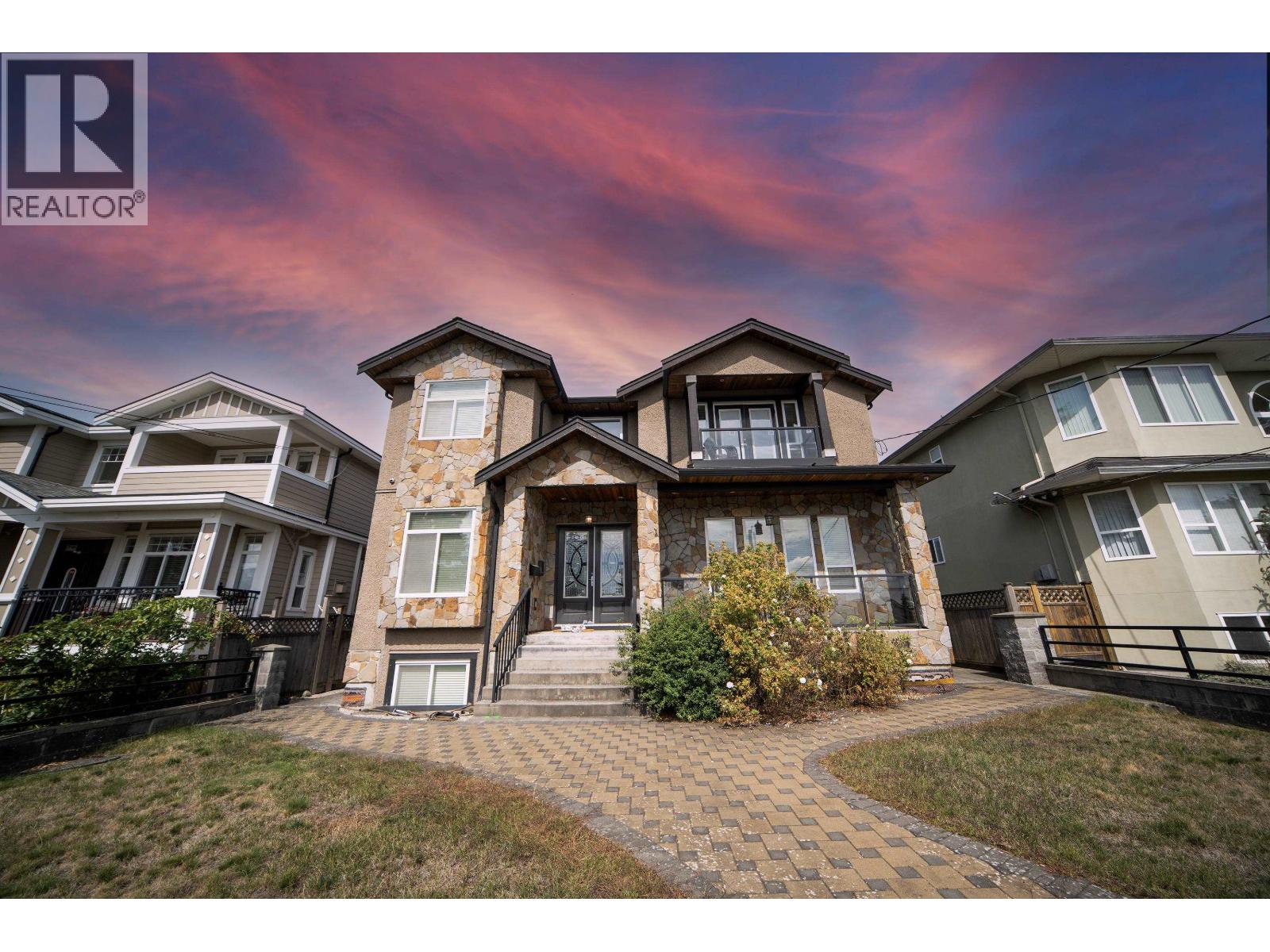5957 MCKEE STREET, burnaby, British Columbia