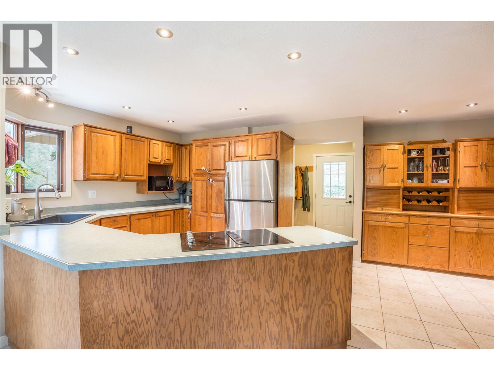 6407 Simpson Road, Summerland, British Columbia  V0H 1Z2 - Photo 10 - 10400992