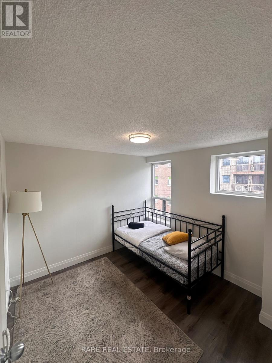 12 - 99 Bellevue Avenue, Toronto, Ontario  M5T 2N8 - Photo 4 - C13750198