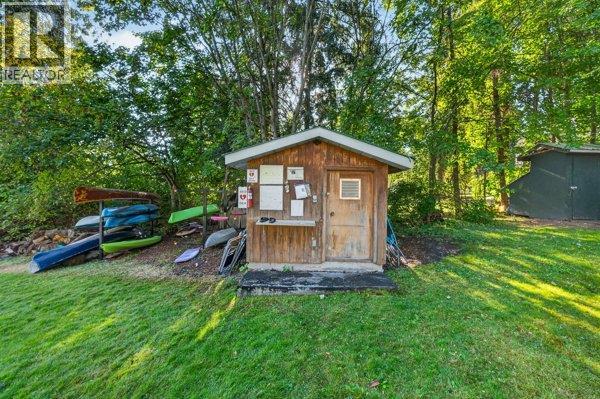 996 Arras Road, Sorrento, British Columbia  V0E 2W1 - Photo 28 - 10401013