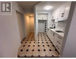 8 - 130 MACPHERSON AVENUE, Toronto, Ontario