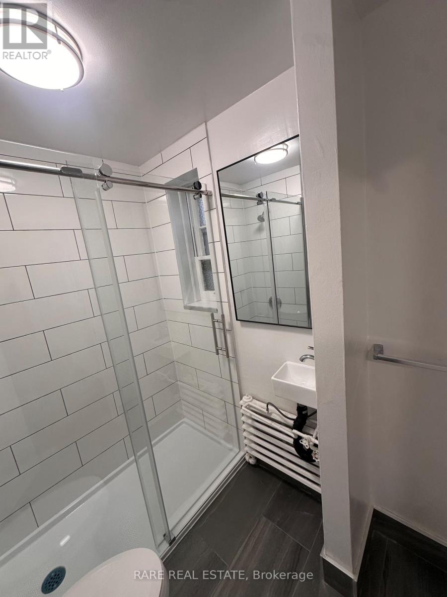 8 - 130 Macpherson Avenue, Toronto, Ontario  M5R 1W8 - Photo 4 - C13676184