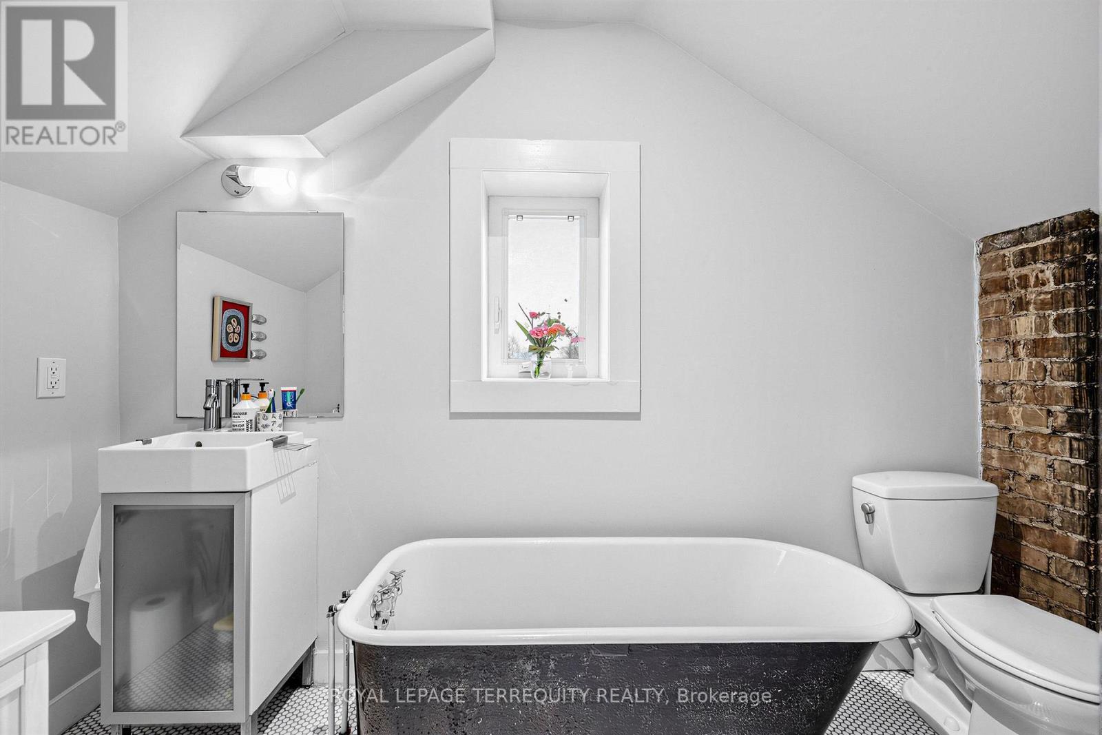 16 Fennings Street, Toronto, Ontario  M6J 3B8 - Photo 16 - C13795598