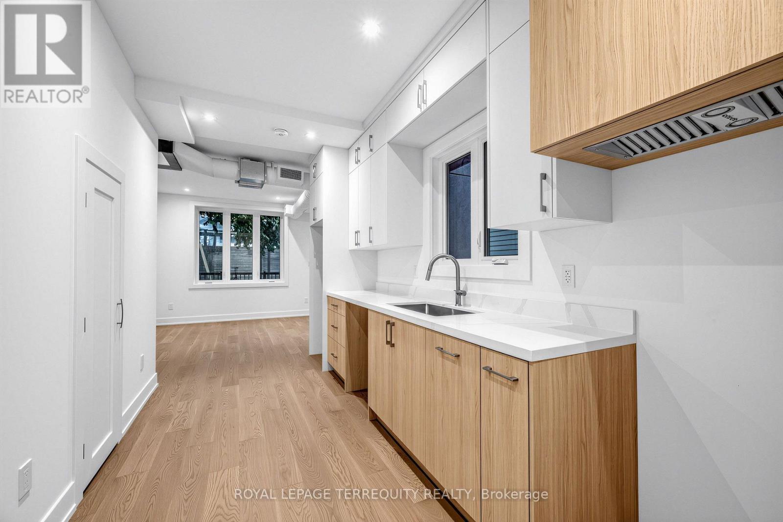 16 Fennings Street, Toronto, Ontario  M6J 3B8 - Photo 22 - C13795598