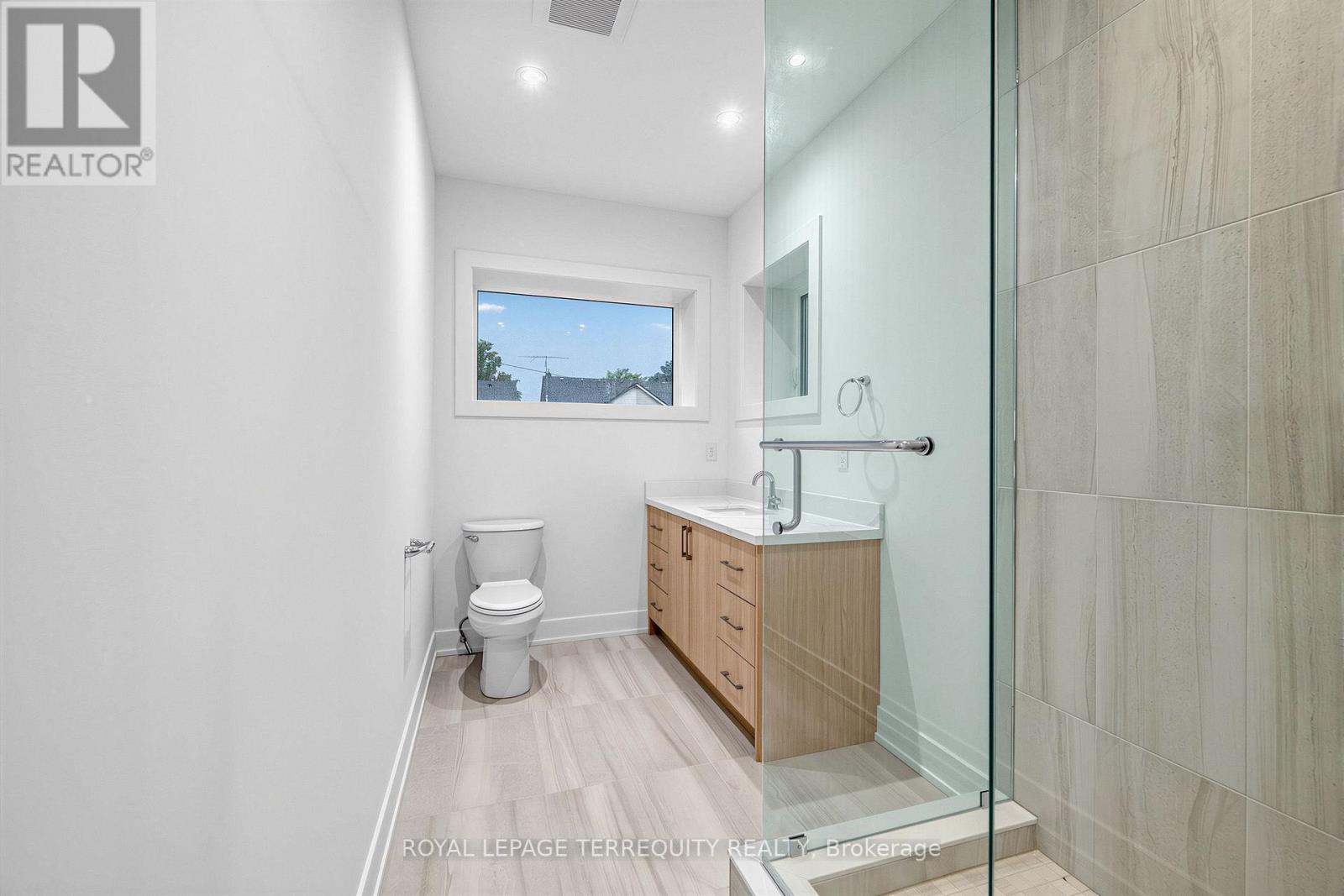 16 Fennings Street, Toronto, Ontario  M6J 3B8 - Photo 26 - C13795598