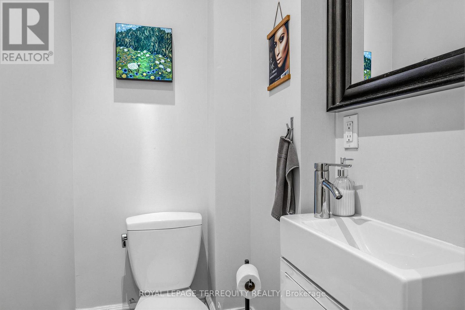 16 Fennings Street, Toronto, Ontario  M6J 3B8 - Photo 9 - C13795598