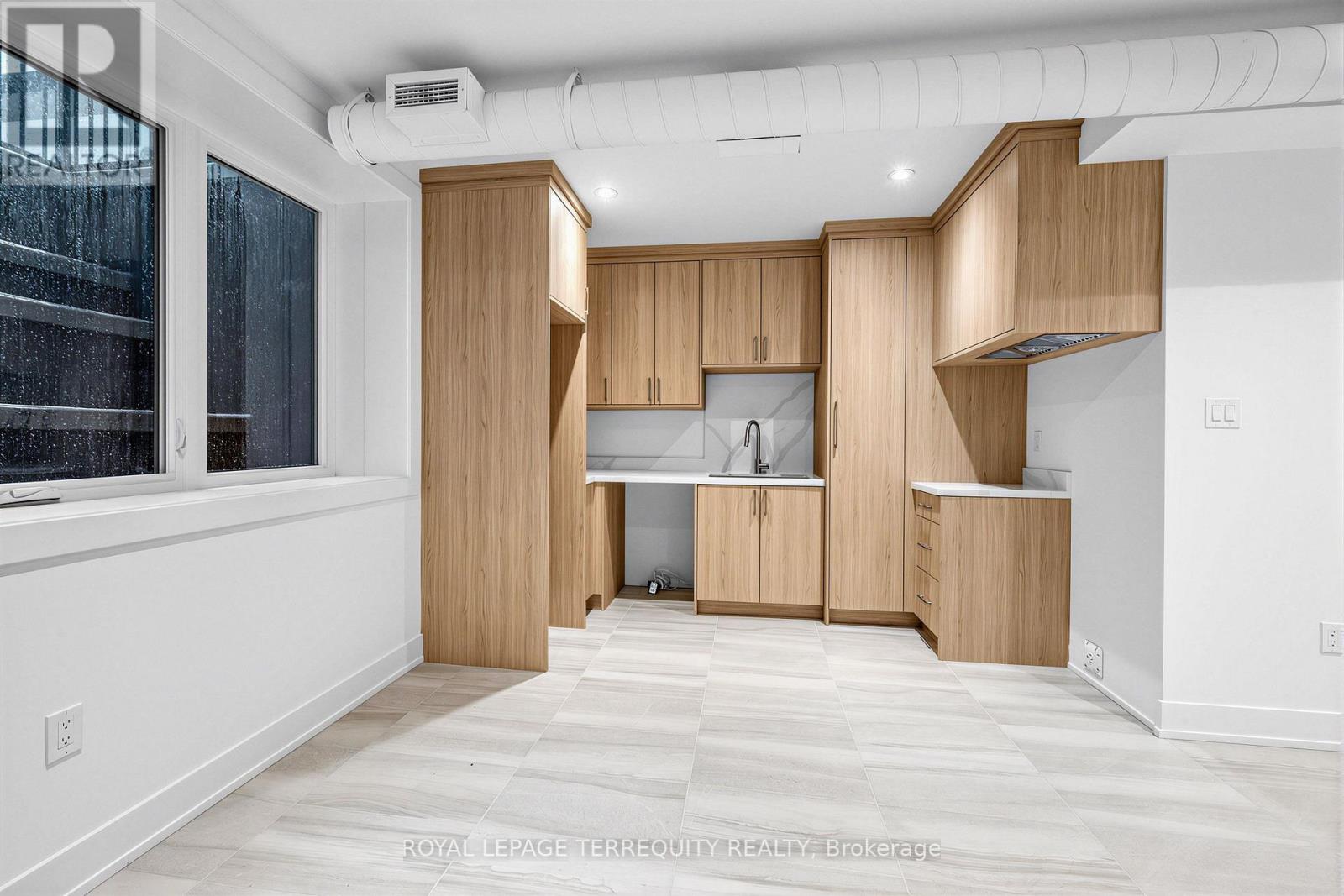 16 Fennings Street, Toronto, Ontario  M6J 3B8 - Photo 33 - C13795598