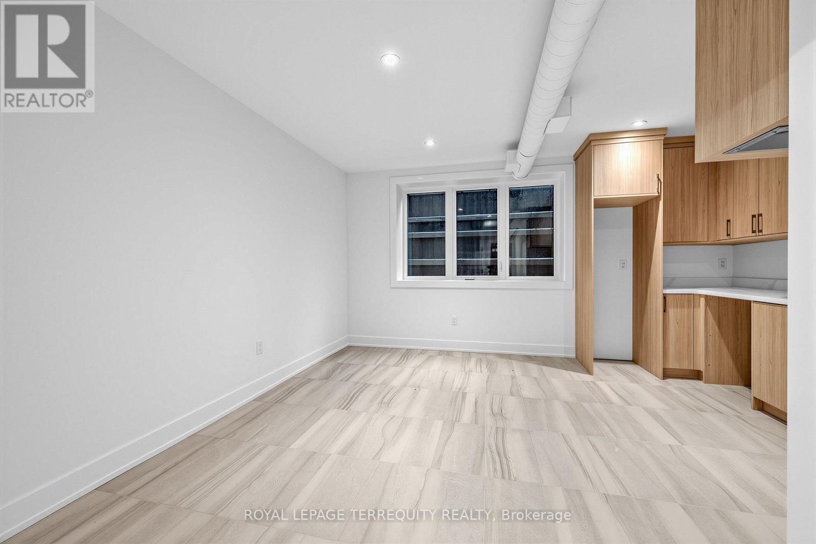 16 Fennings Street, Toronto, Ontario  M6J 3B8 - Photo 31 - C13795598
