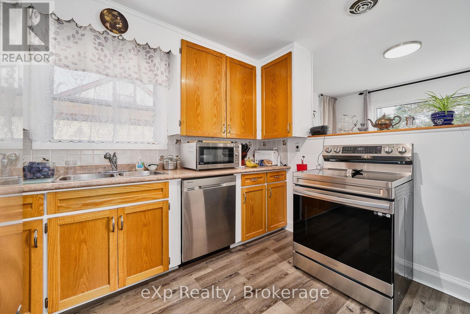 638 Laval Court, Oshawa, Ontario  L1J 6X1 - Photo 15 - E13798208
