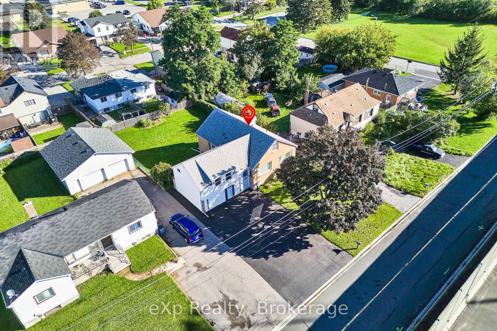 638 Laval Court, Oshawa, Ontario  L1J 6X1 - Photo 7 - E13798208