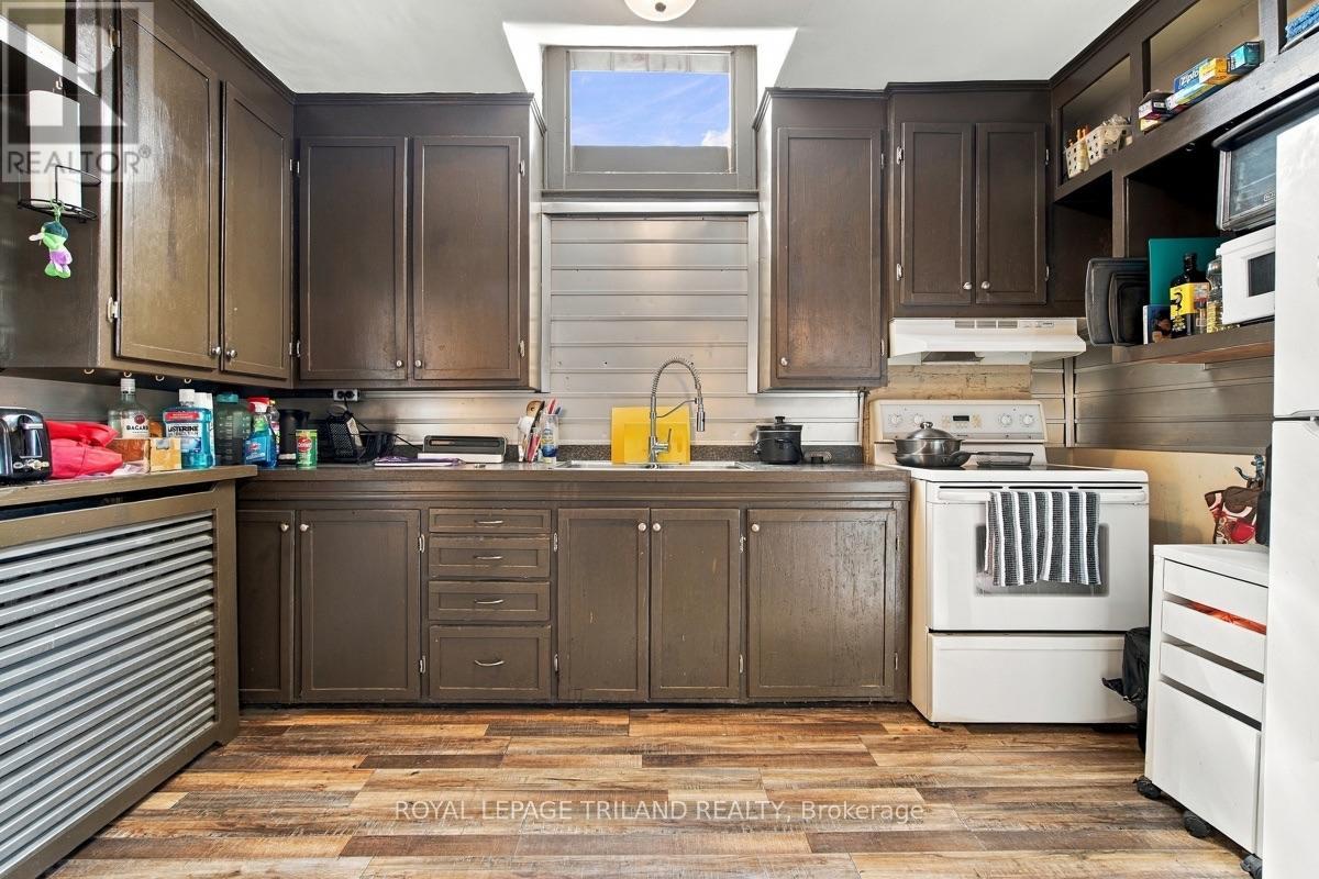 51 King Street W, Lambton Shores, Ontario  N0N 1J0 - Photo 20 - X13798314