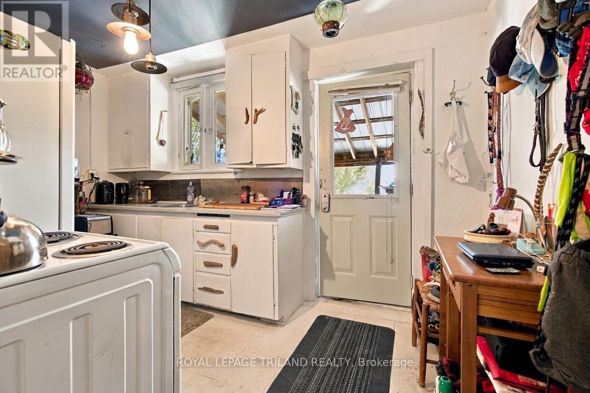 51 King Street W, Lambton Shores, Ontario  N0N 1J0 - Photo 29 - X13798314