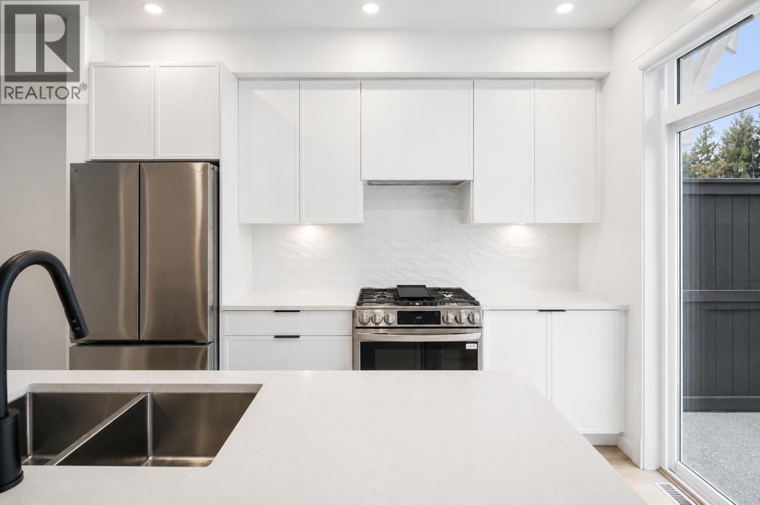 149 24951 112 AVENUE photo 2