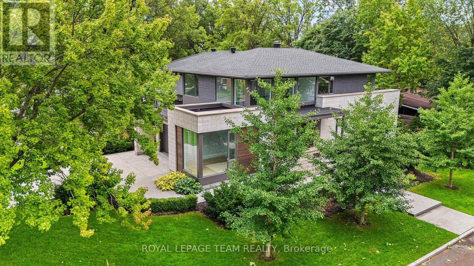2118 Westbourne Avenue, Ottawa, Ontario  K2A 3N7 - Photo 2 - X13798164