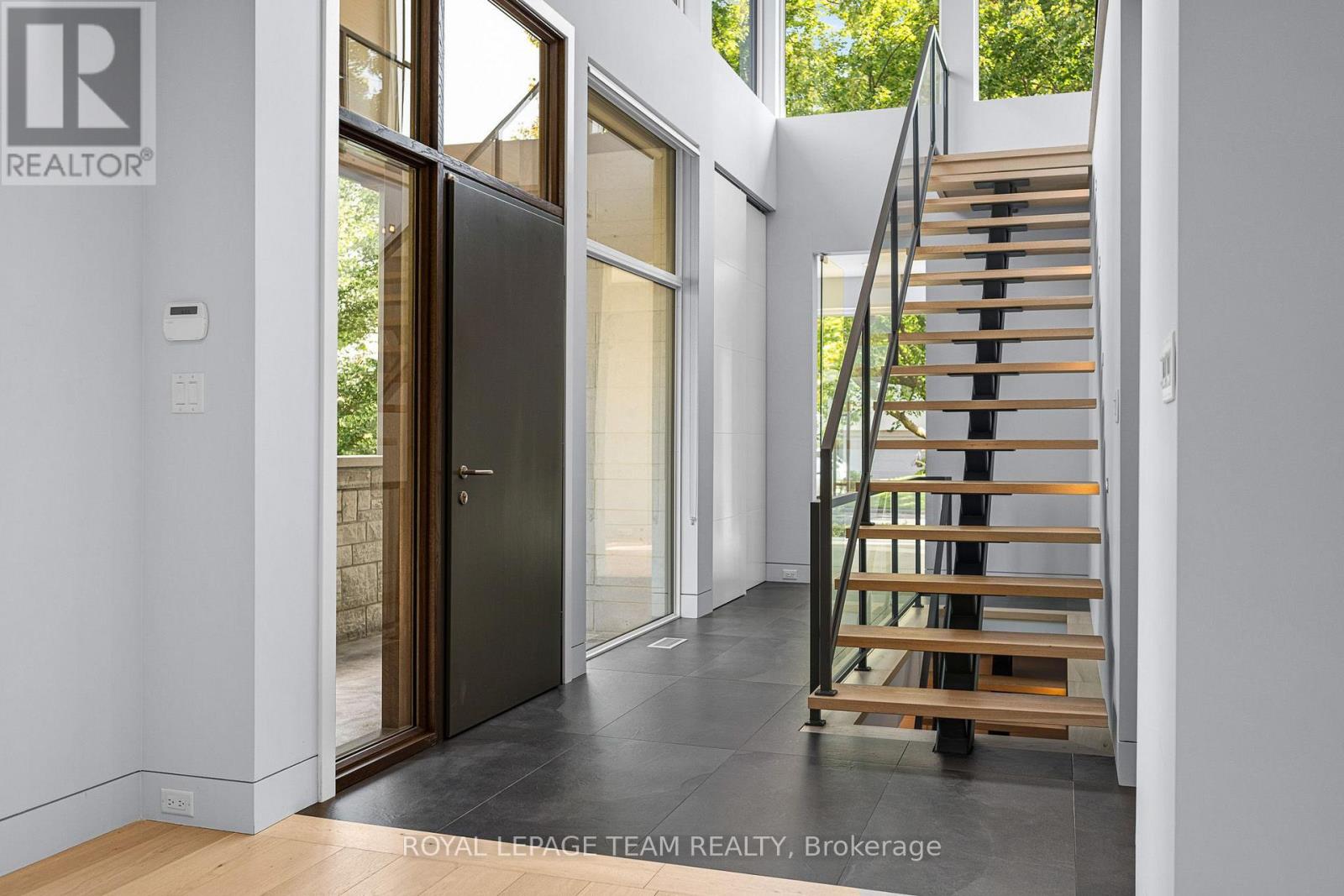 2118 Westbourne Avenue, Ottawa, Ontario  K2A 3N7 - Photo 6 - X13798164