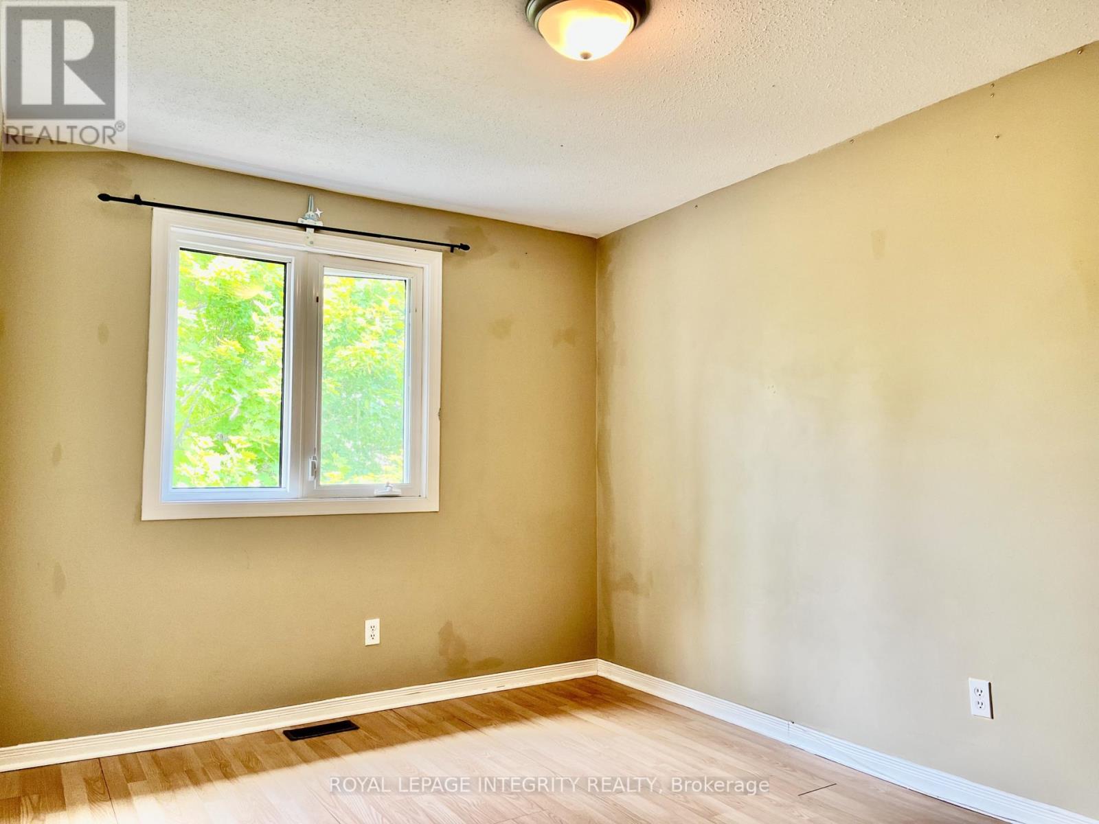 1843 Prestwick Drive, Ottawa, Ontario  K1E 2R7 - Photo 12 - X13798266