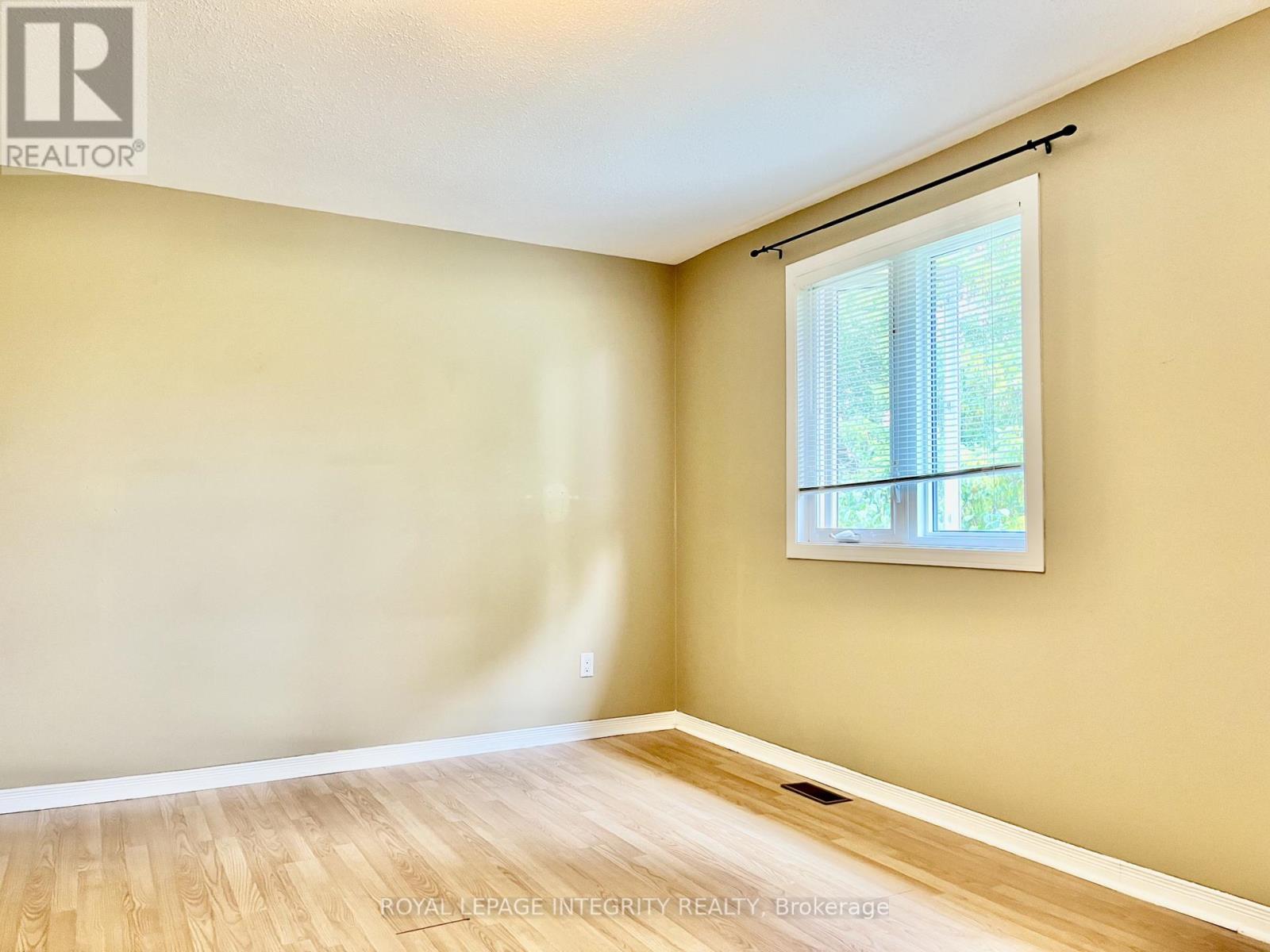 1843 Prestwick Drive, Ottawa, Ontario  K1E 2R7 - Photo 9 - X13798266