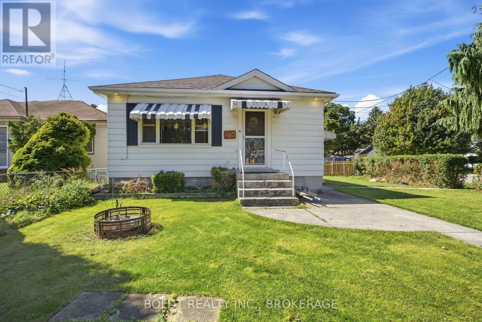 Upper - 403 Grantham Avenue, St. Catharines, Ontario  L2M 5B3 - Photo 1 - X13798214