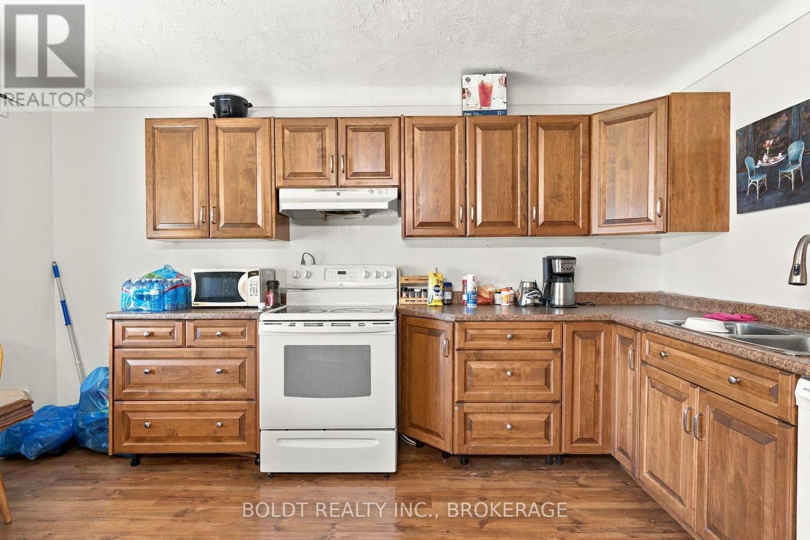 Upper - 403 Grantham Avenue, St. Catharines, Ontario  L2M 5B3 - Photo 10 - X13798214