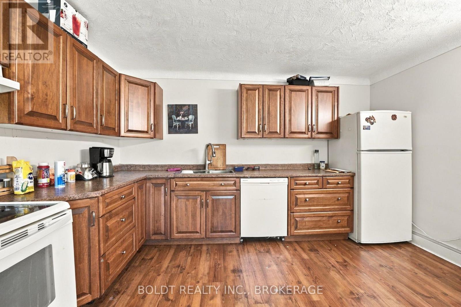 Upper - 403 Grantham Avenue, St. Catharines, Ontario  L2M 5B3 - Photo 12 - X13798214