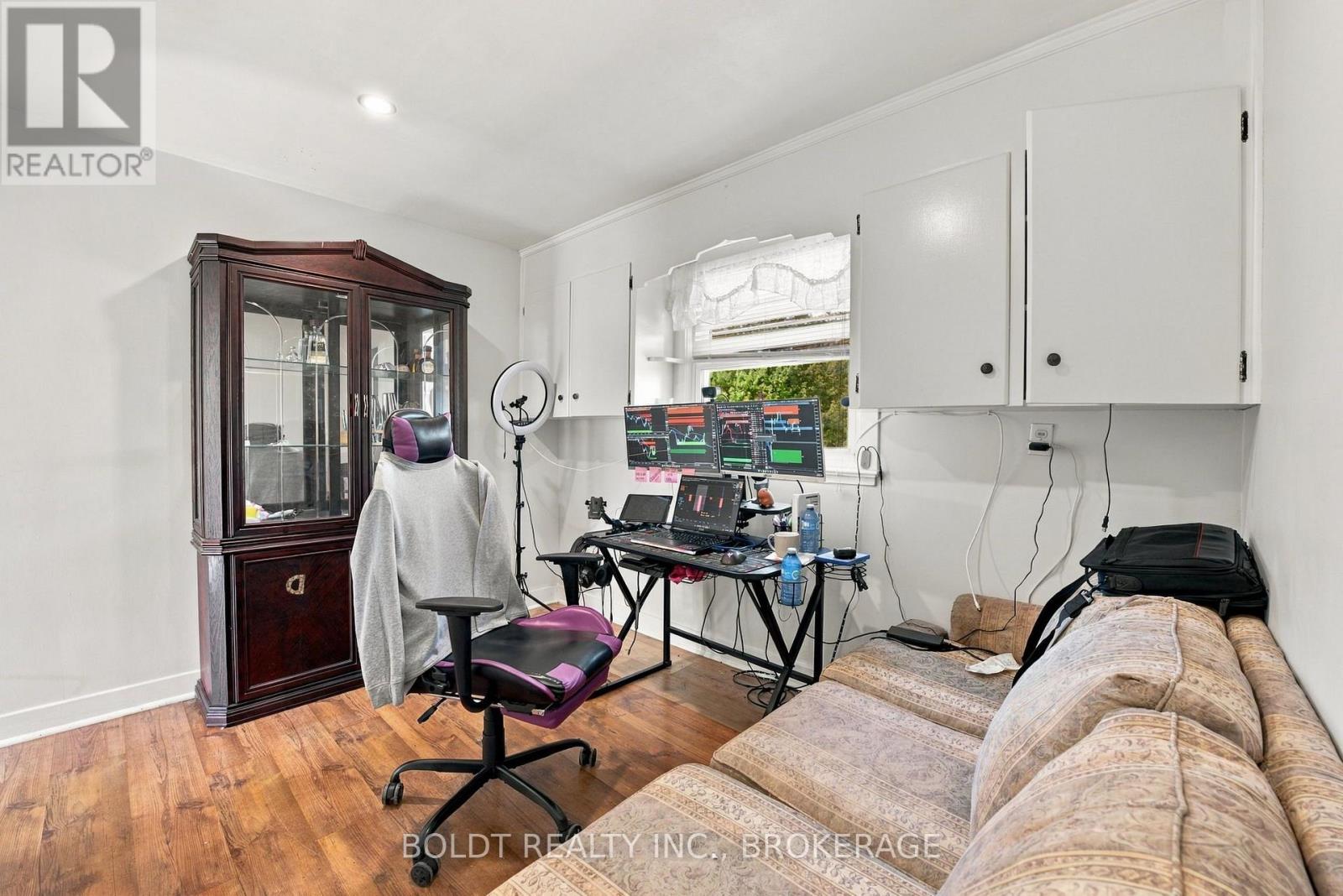 Upper - 403 Grantham Avenue, St. Catharines, Ontario  L2M 5B3 - Photo 13 - X13798214