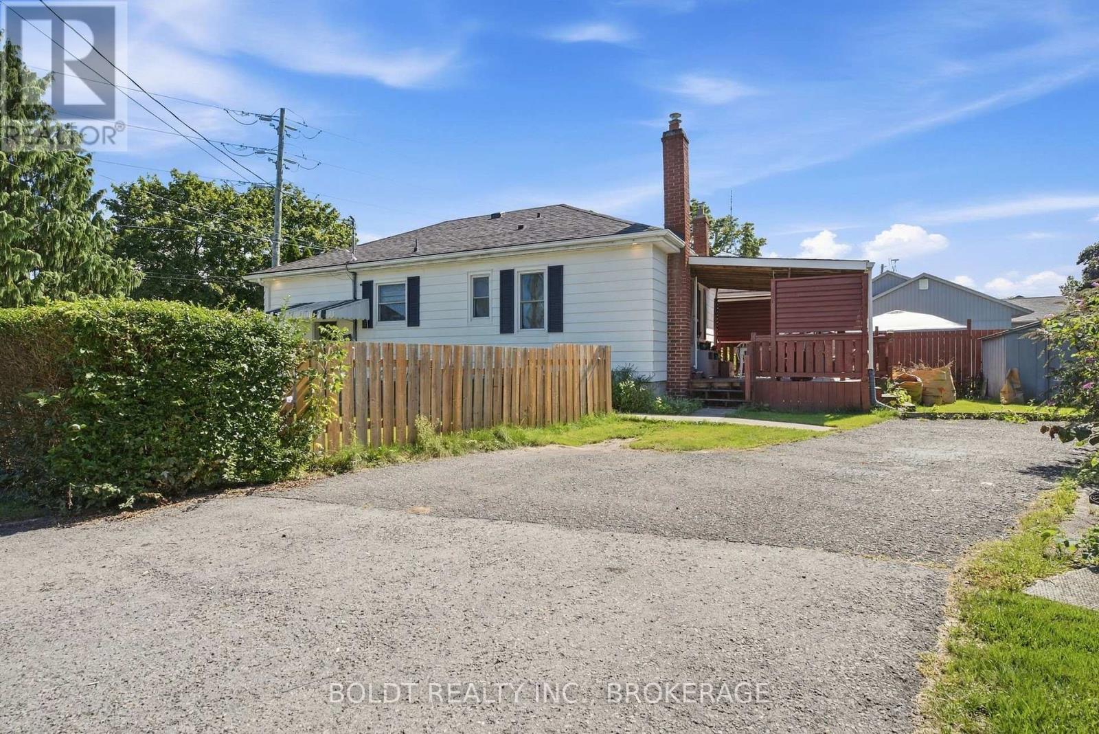 Upper - 403 Grantham Avenue, St. Catharines, Ontario  L2M 5B3 - Photo 6 - X13798214