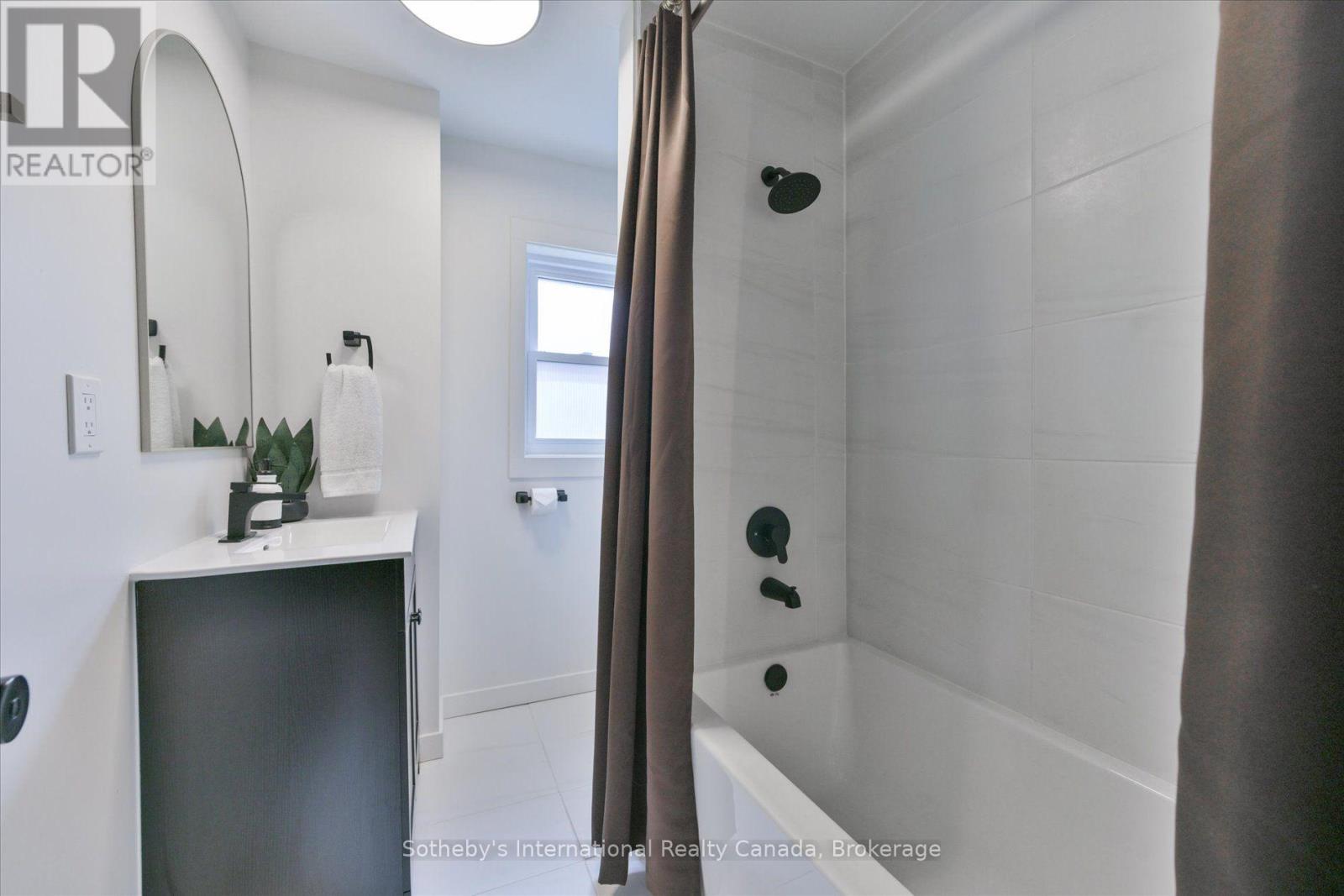 4686 Third Avenue, Niagara Falls, Ontario  L2E 4L5 - Photo 22 - X13798296