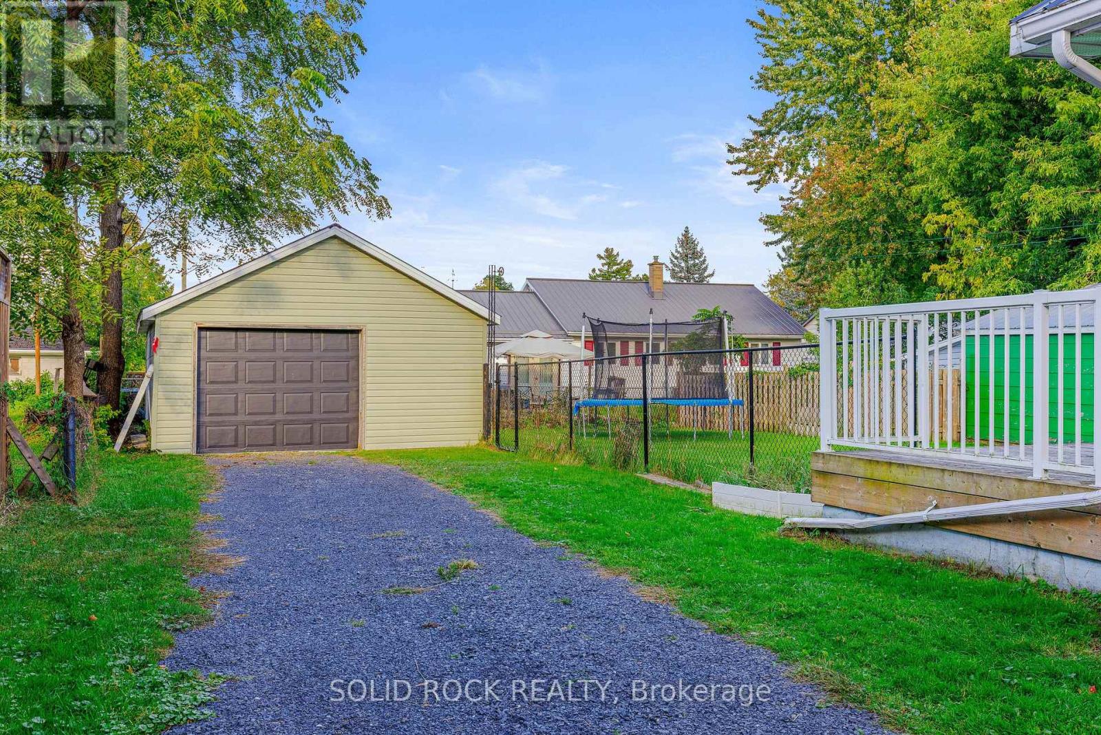 609 East Street E, Edwardsburgh/cardinal, Ontario  K0E 1E0 - Photo 2 - X13798250
