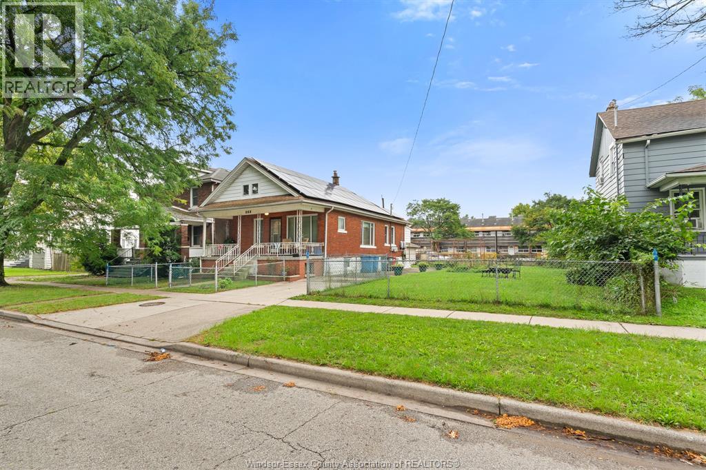 539 Brock Street, Windsor, Ontario  N9C 2T1 - Photo 3 - 26022933