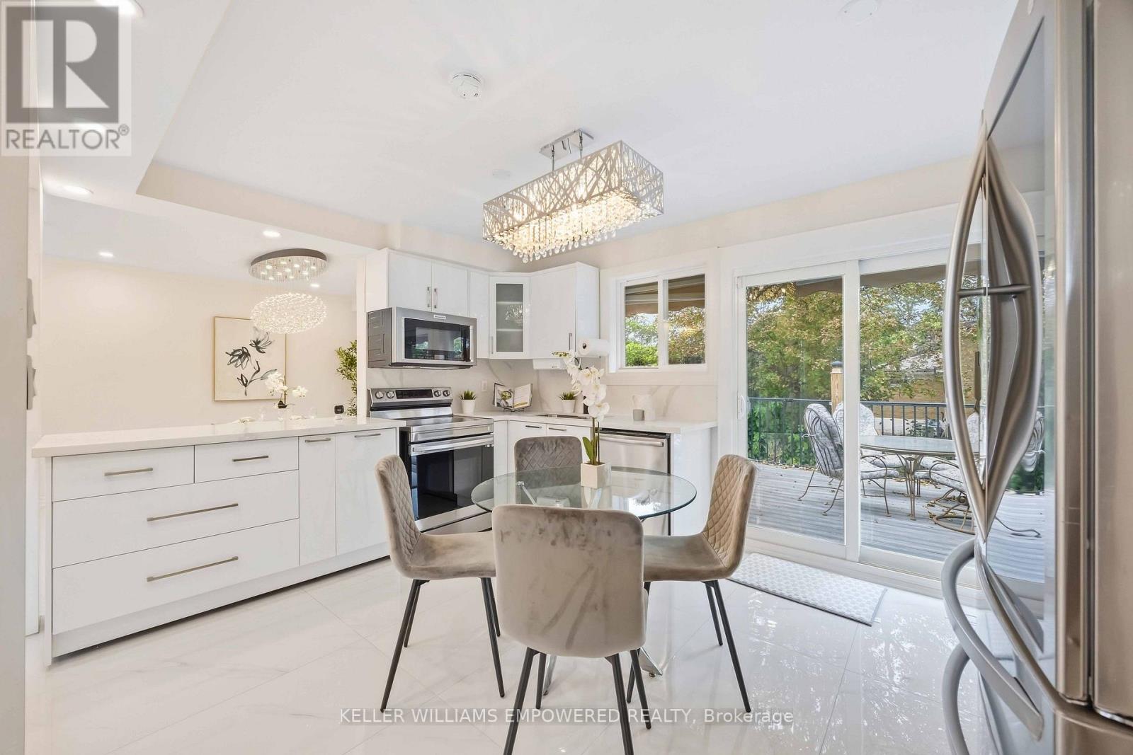 112 Kingslake Road, Toronto, Ontario  M2J 3E8 - Photo 13 - C13798238