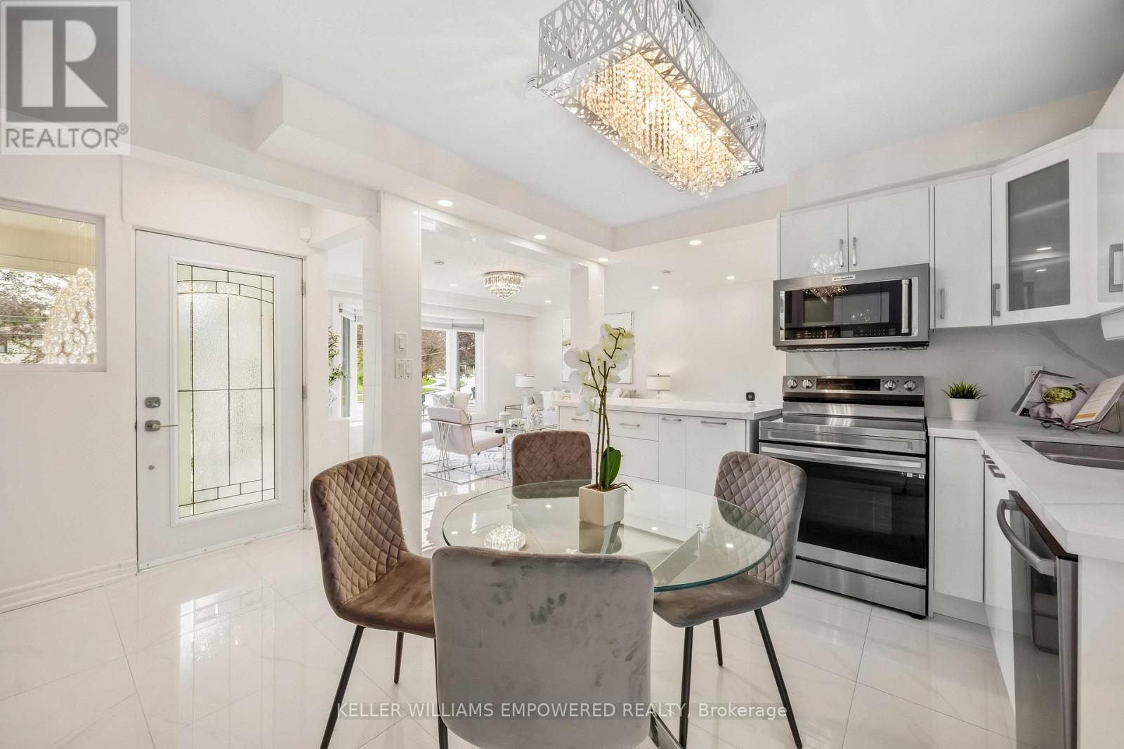 112 Kingslake Road, Toronto, Ontario  M2J 3E8 - Photo 14 - C13798238