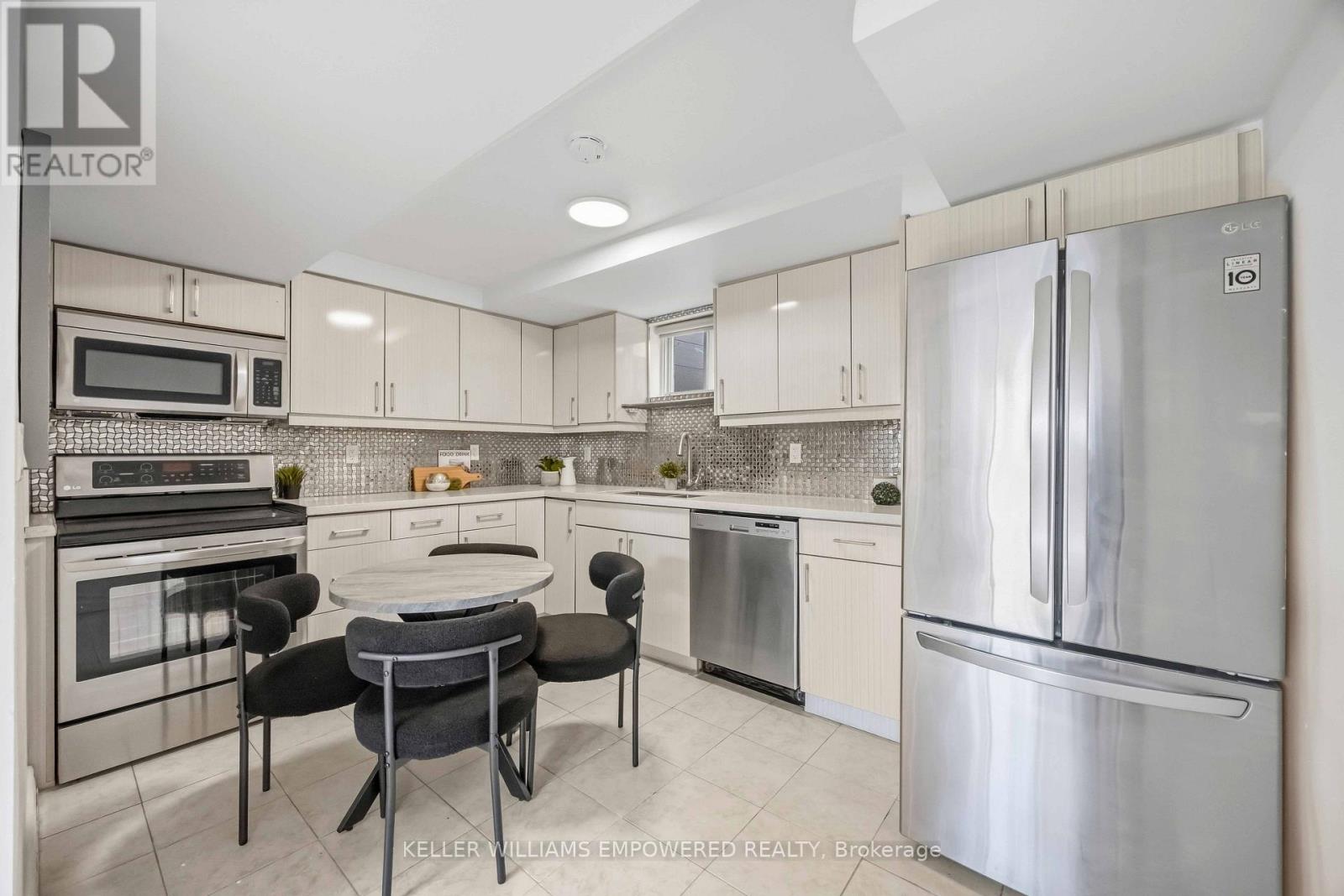 112 Kingslake Road, Toronto, Ontario  M2J 3E8 - Photo 23 - C13798238