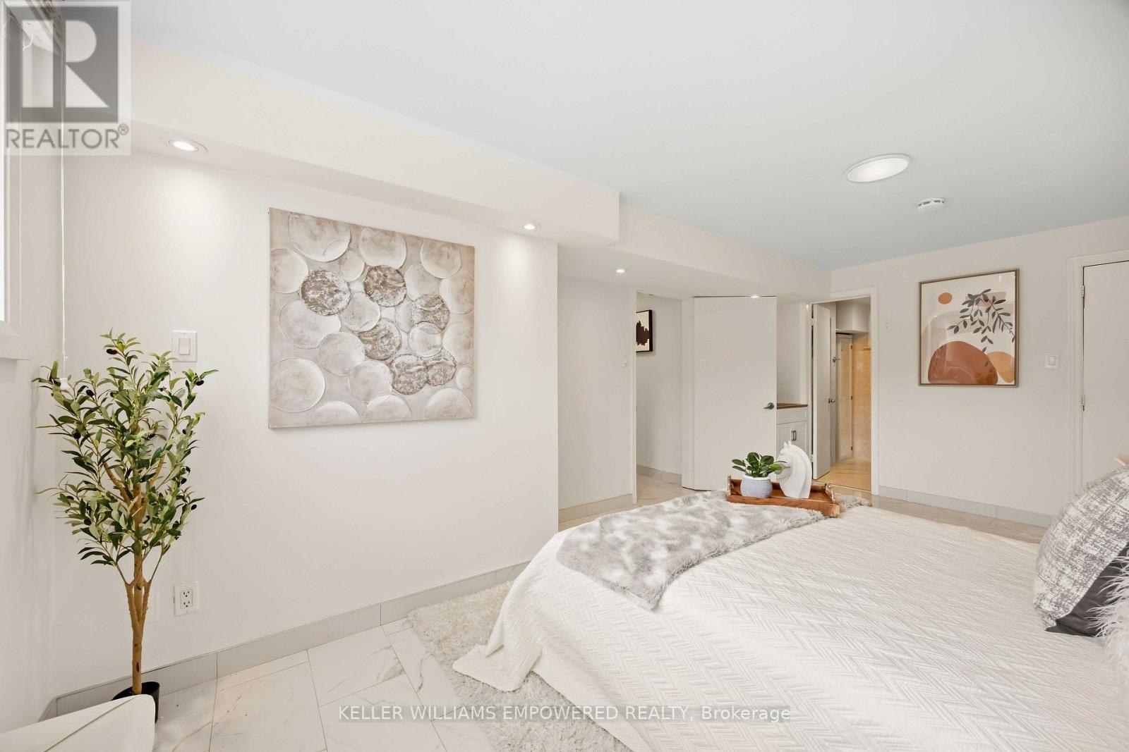 112 Kingslake Road, Toronto, Ontario  M2J 3E8 - Photo 25 - C13798238
