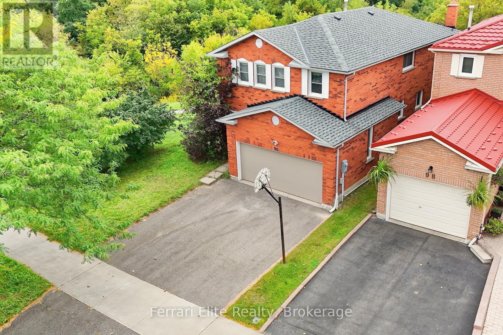96 MAMMOTH HALL TRAIL, Toronto, Ontario