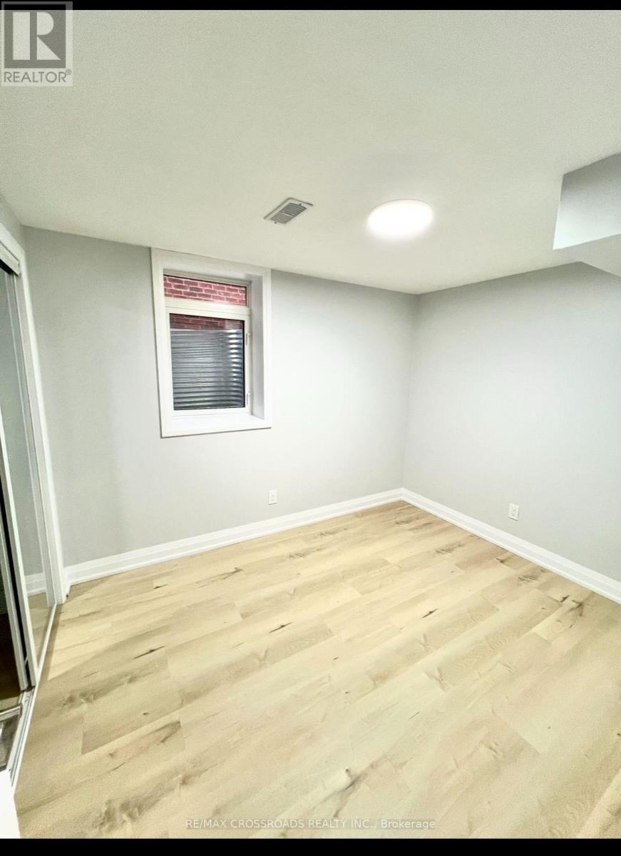Basement Apartment - 2388 Dress Circle Crescent, Oshawa, Ontario  L1L 0L8 - Photo 4 - E13798162