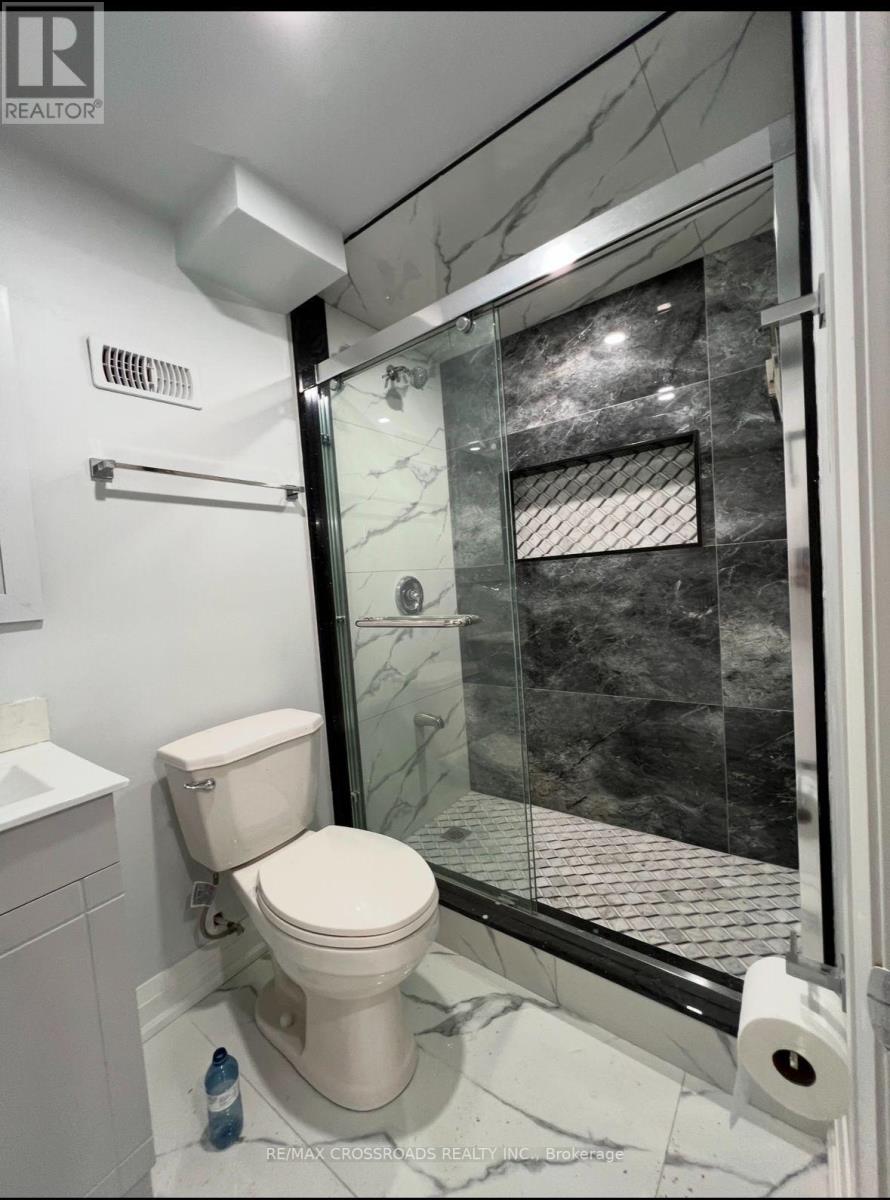 Basement Apartment - 2388 Dress Circle Crescent, Oshawa, Ontario  L1L 0L8 - Photo 6 - E13798162
